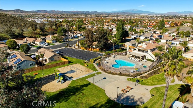 27968 Red Dawn, Menifee CA: https://media.crmls.org/medias/0a7f7867-c3e4-4e5b-974d-fadc92745b05.jpg