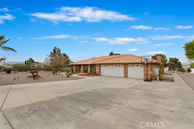 Detail Gallery Image 3 of 36 For 16200 Monache Ln, Apple Valley,  CA 92307 - 5 Beds | 3/1 Baths