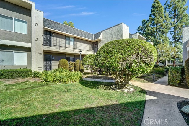 Detail Gallery Image 6 of 41 For 1135 Rosecrans 30a,  Fullerton,  CA 92833 - 2 Beds | 2 Baths