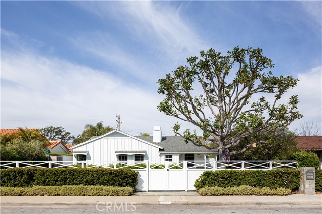 Detail Gallery Image 1 of 1 For 422 Magnolia St, Costa Mesa,  CA 92627 - 4 Beds | 2/1 Baths