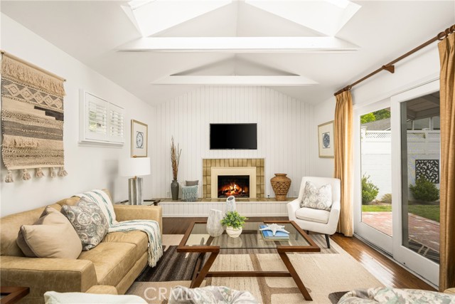 Detail Gallery Image 14 of 30 For 2102 Ostrom Ave, Long Beach,  CA 90815 - 3 Beds | 2 Baths