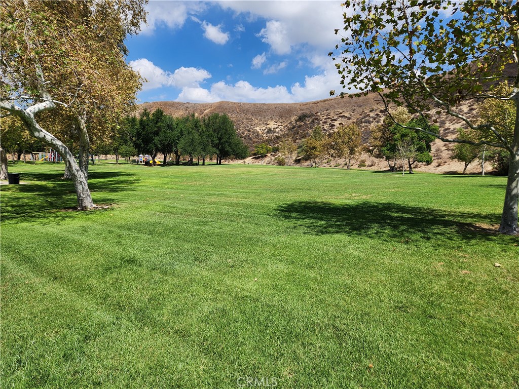 https://media.crmls.org/medias/0a816155-9c79-40c9-b1da-fdfb5a21bc5e.jpg?preset=X-Large