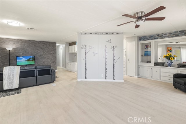 Detail Gallery Image 12 of 38 For 881 Lake Street, Hemet,  CA 92544 - 2 Beds | 2 Baths