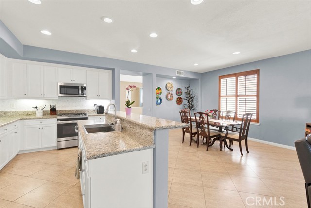 Detail Gallery Image 2 of 35 For 36065 Mustang Spirit Ln, Wildomar,  CA 92595 - 4 Beds | 3 Baths