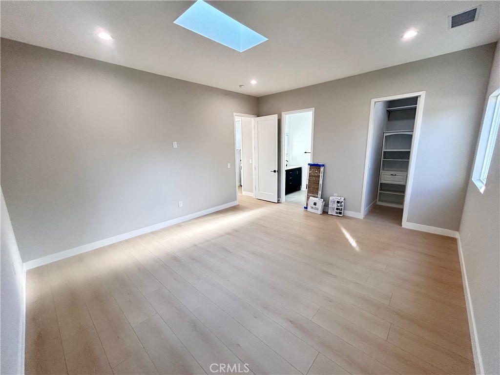https://media.crmls.org/medias/0a838401-189a-4da8-9063-63405ff5f864.jpg?preset=X-Large