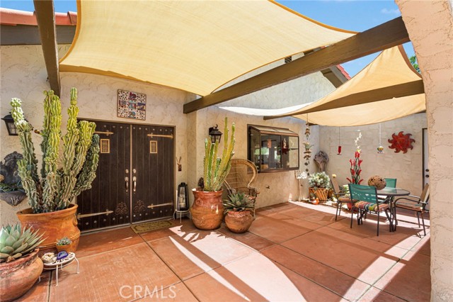 6375 Arrowhead Lake Road, Hesperia CA: https://media.crmls.org/medias/0a841d7c-2df3-4134-8b23-b994dae9373a.jpg