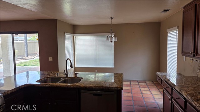 Detail Gallery Image 14 of 43 For 25568 Blackthorne Dr, Murrieta,  CA 92563 - 4 Beds | 3 Baths
