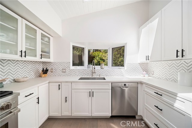 2522 Zorada Drive, Los Angeles CA: https://media.crmls.org/medias/0a850e4b-8ff9-47ae-8ccf-8a8aae0727e2.jpg