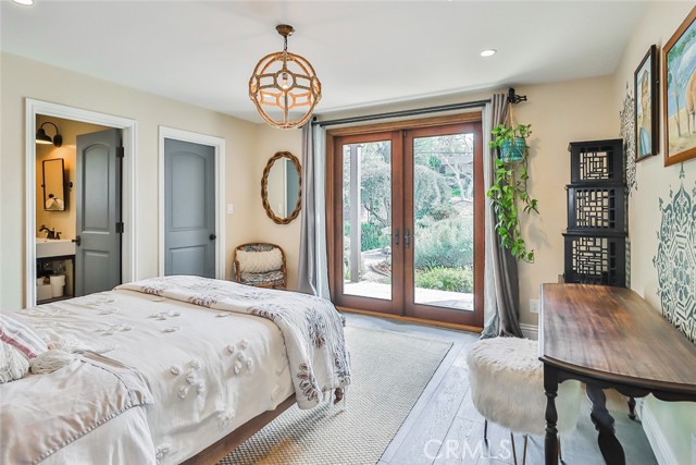 Detail Gallery Image 11 of 45 For 5617 Colodny Dr, Agoura Hills,  CA 91301 - 6 Beds | 4/1 Baths