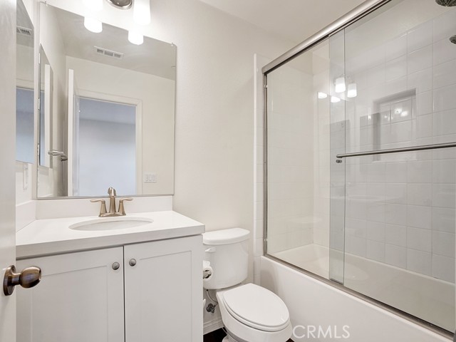 Detail Gallery Image 9 of 16 For 15331 Jasmine Ln #105,  Gardena,  CA 90249 - 4 Beds | 4 Baths