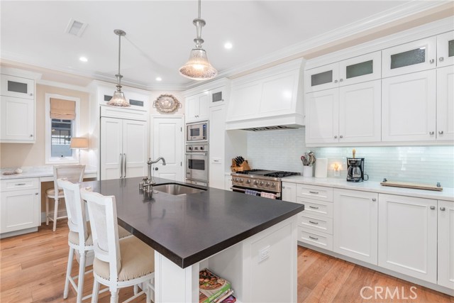 Detail Gallery Image 16 of 37 For 220 Coral, Newport Beach,  CA 92662 - 3 Beds | 3/1 Baths