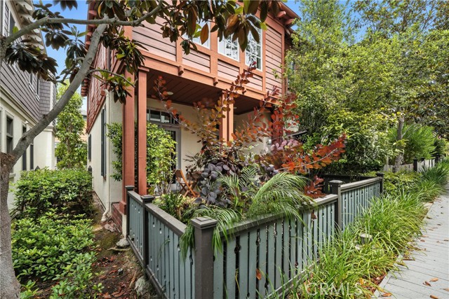Detail Gallery Image 4 of 54 For 2616 Bungalow Pl, Corona Del Mar,  CA 92625 - 2 Beds | 2/1 Baths