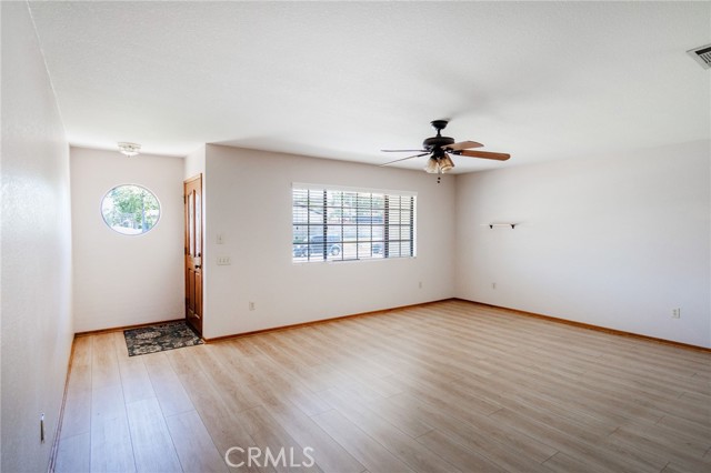 4050 Bordeaux Lane, Hemet CA: https://media.crmls.org/medias/0a889817-7700-4954-b8ff-9321a0128080.jpg