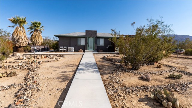 Detail Gallery Image 3 of 66 For 74847 29 Palms Highway, Twentynine Palms,  CA 92277 - 4 Beds | 3 Baths