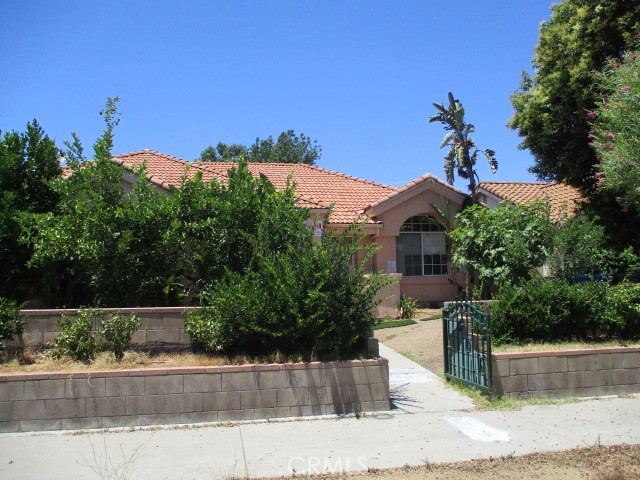 Detail Gallery Image 1 of 7 For 6243 Fallbrook Ave, Woodland Hills,  CA 91367 - 4 Beds | 3 Baths