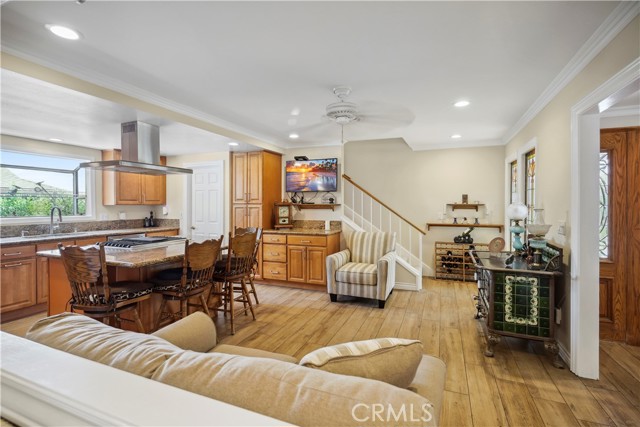 Detail Gallery Image 16 of 52 For 11300 Dulcet Ave, Porter Ranch,  CA 91326 - 5 Beds | 3 Baths