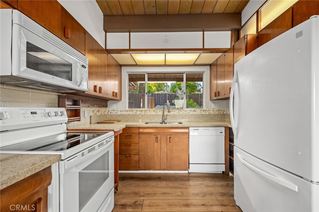 2130 El Norte - photo 8