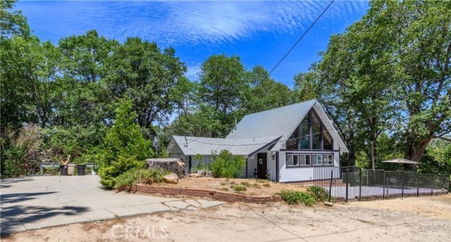 29148 Lyon Drive, Cedar Glen CA: https://media.crmls.org/medias/0a89d2c0-eee6-454b-bf32-57f0e04311d7.jpg