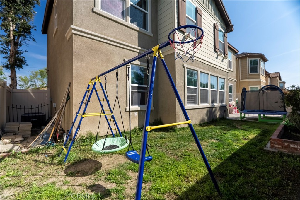 https://media.crmls.org/medias/0a8a6db2-8460-47ff-bfd0-4d32b9a367fd.jpg?preset=X-Large