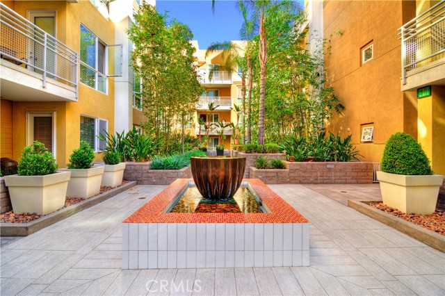 Detail Gallery Image 17 of 31 For 21301 Erwin St #343,  Woodland Hills,  CA 91367 - 2 Beds | 2 Baths