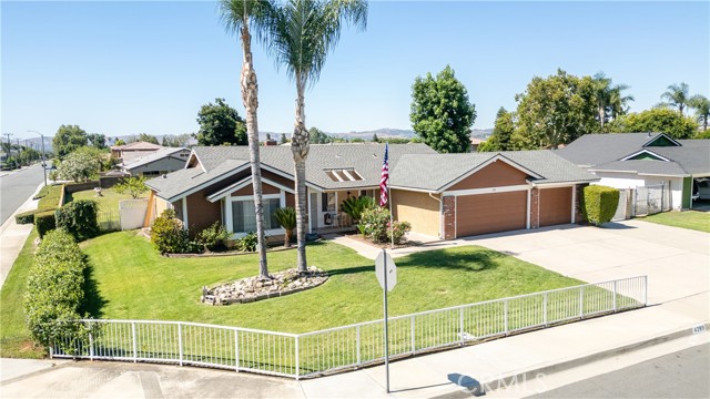 4299 Biscayne Street, Chino CA: https://media.crmls.org/medias/0a8ba815-f158-4b83-ab3d-c001a8c56e7e.jpg