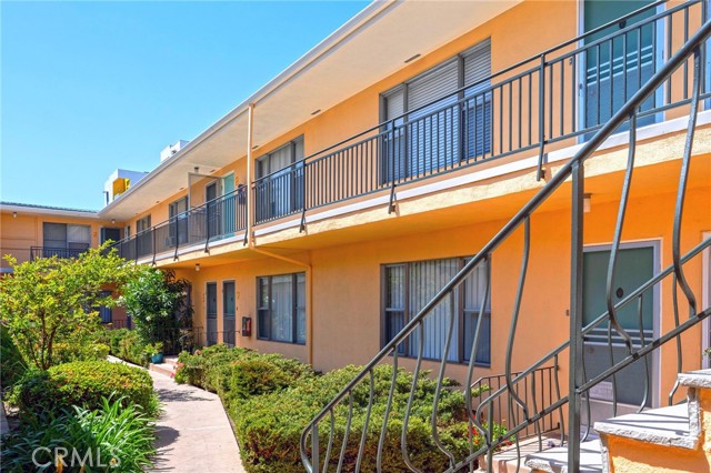 Detail Gallery Image 3 of 13 For 338 Linden Ave, Long Beach,  CA 90802 - – Beds | – Baths