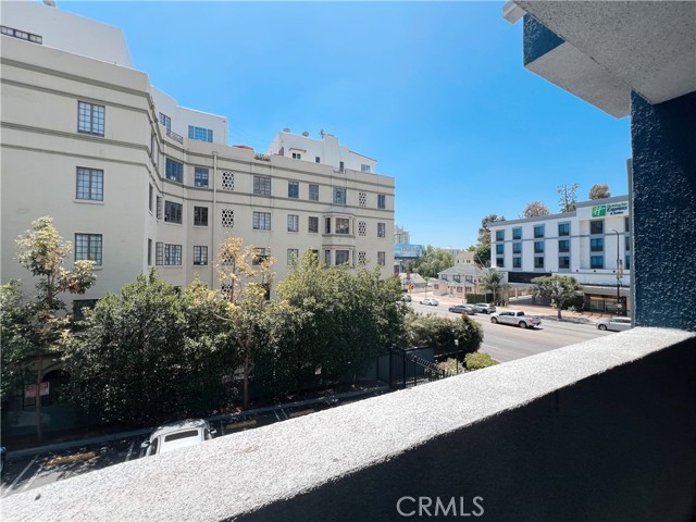 Detail Gallery Image 24 of 26 For 1940 N Highland Ave #25,  Los Angeles,  CA 90068 - 2 Beds | 2 Baths