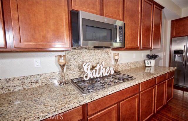 4049 Running Oak Lane, San Bernardino CA: https://media.crmls.org/medias/0a8c4e75-3836-475d-b70b-e747b34f07bd.jpg