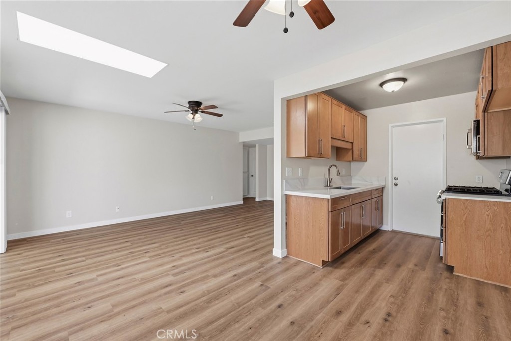 https://media.crmls.org/medias/0a8ca614-c75b-44c5-a494-35876c814eaa.jpg?preset=X-Large