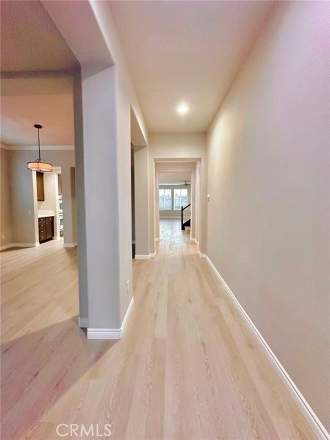 Detail Gallery Image 24 of 27 For 19738 Castille Ln, Santa Clarita,  CA 91350 - 4 Beds | 4 Baths