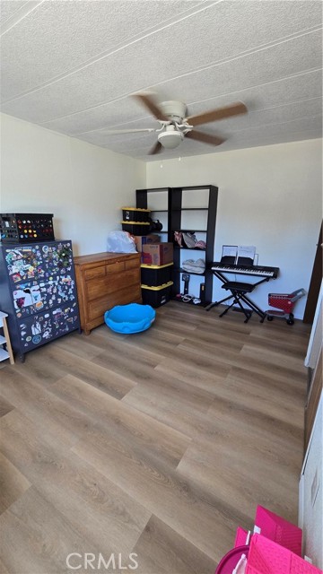 19221 Westlawn Street, Hesperia CA: https://media.crmls.org/medias/0a8d5f3a-561b-48b7-a259-3e0c570d8c3c.jpg