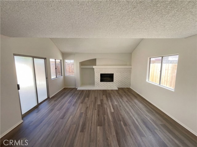 Detail Gallery Image 3 of 24 For 1947 Neptune Dr, Perris,  CA 92571 - 3 Beds | 2/1 Baths