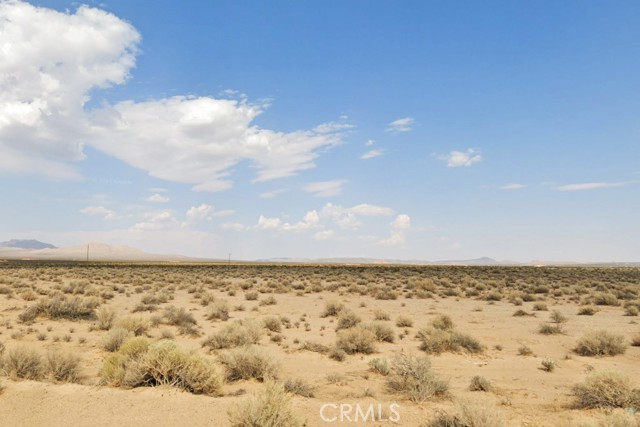 8 Northside Rd, Lucerne Valley, California 92356, ,Land,For Sale,8 Northside Rd,CROC23198153