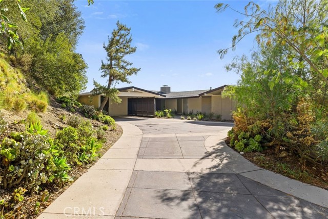 Detail Gallery Image 4 of 69 For 5260 Gould Ave, La Canada Flintridge,  CA 91011 - 3 Beds | 3 Baths