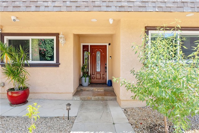 Detail Gallery Image 3 of 70 For 17211 Orozco St, Granada Hills,  CA 91344 - 5 Beds | 5/1 Baths