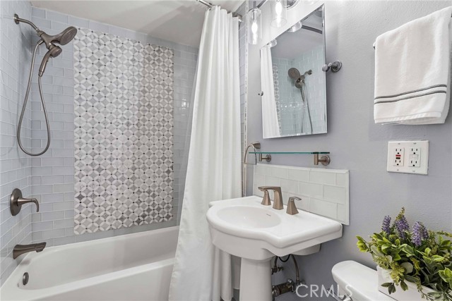 10041 Margo Lane, Westminster CA: https://media.crmls.org/medias/0a8e4305-19d6-4fd8-831a-d117615fd7bc.jpg