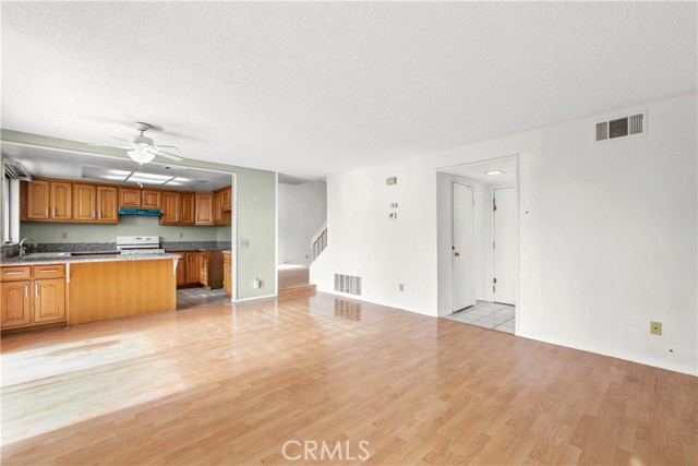 Detail Gallery Image 8 of 21 For 1126 Pebblewood, Diamond Bar,  CA 91765 - 4 Beds | 2/1 Baths