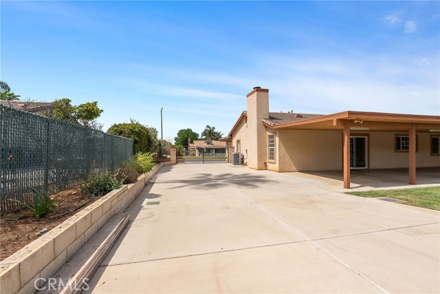 4740 Brookhill Ter, Jurupa Valley CA: https://media.crmls.org/medias/0a8e815f-4135-44ca-86bd-18fbab7b33cf.jpg