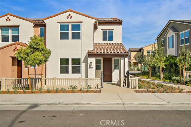 Detail Gallery Image 4 of 41 For 3962 Lavine Way #111,  Corona,  CA 92883 - 3 Beds | 2/1 Baths