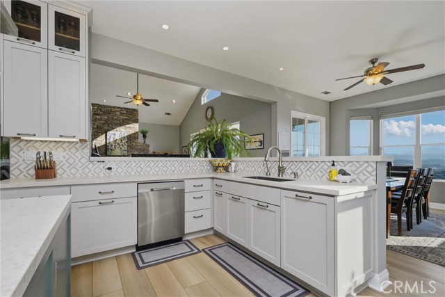 Image 21 of 72 For 18530 Glenwood Rd.