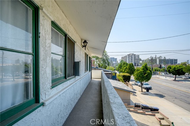 Detail Gallery Image 5 of 10 For 812 N Glenoaks Bld, Burbank,  CA 91502 - – Beds | – Baths