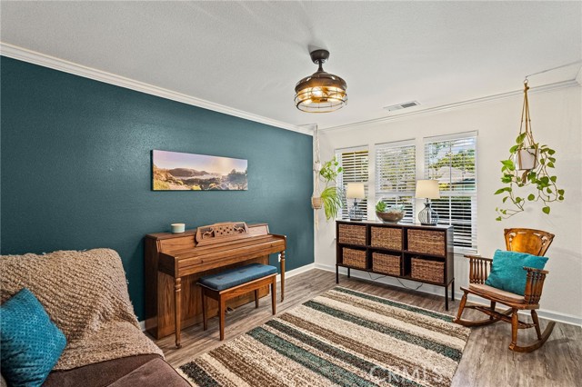204 Crater Lake Drive, Chico CA: https://media.crmls.org/medias/0a91169b-44ee-4da6-8df9-f48a3292f407.jpg