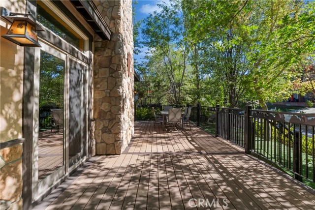 1034 Teakwood Drive, Lake Arrowhead CA: https://media.crmls.org/medias/0a914410-97ab-434a-9aef-f6c242a52bc2.jpg