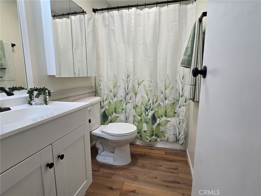 https://media.crmls.org/medias/0a91f2fc-2084-4144-95a8-2ba272763dad.jpg?preset=X-Large