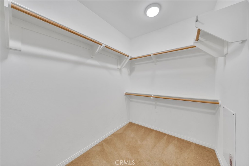 https://media.crmls.org/medias/0a939d3a-95f7-4e5f-8475-f2d18701d4c3.jpg?preset=X-Large