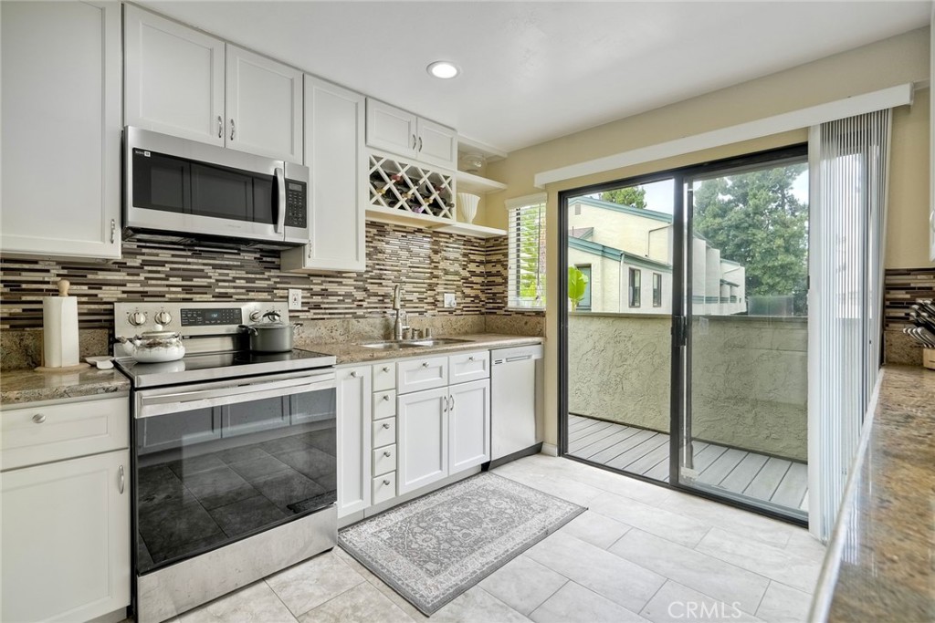 3304 Caminito Eastbluff - photo 9