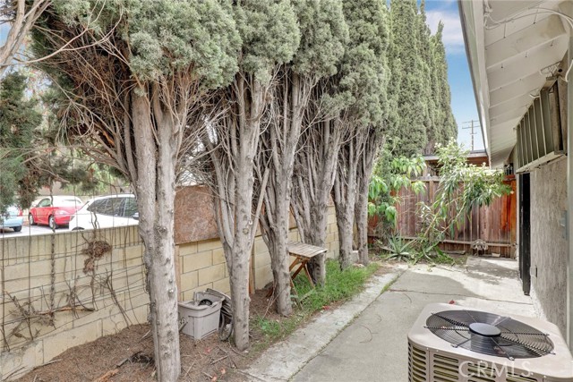 402 E Glendale Drive, Orange CA: https://media.crmls.org/medias/0a93fa2a-1408-4e18-aaf3-15d71f310c69.jpg