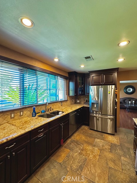 Detail Gallery Image 6 of 14 For 4036 N Foxdale Ave, Covina,  CA 91722 - 3 Beds | 2 Baths