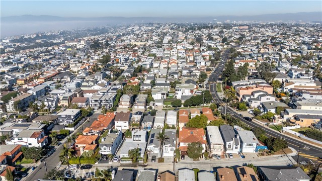 Detail Gallery Image 37 of 39 For 1025 4th St, Hermosa Beach,  CA 90254 - 3 Beds | 2/1 Baths