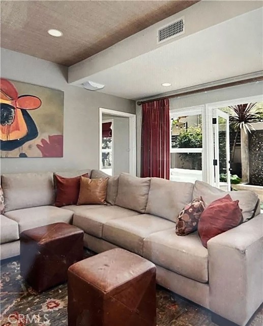 Detail Gallery Image 3 of 37 For 214 Poinsettia Ave, Corona Del Mar,  CA 92625 - 4 Beds | 3/1 Baths